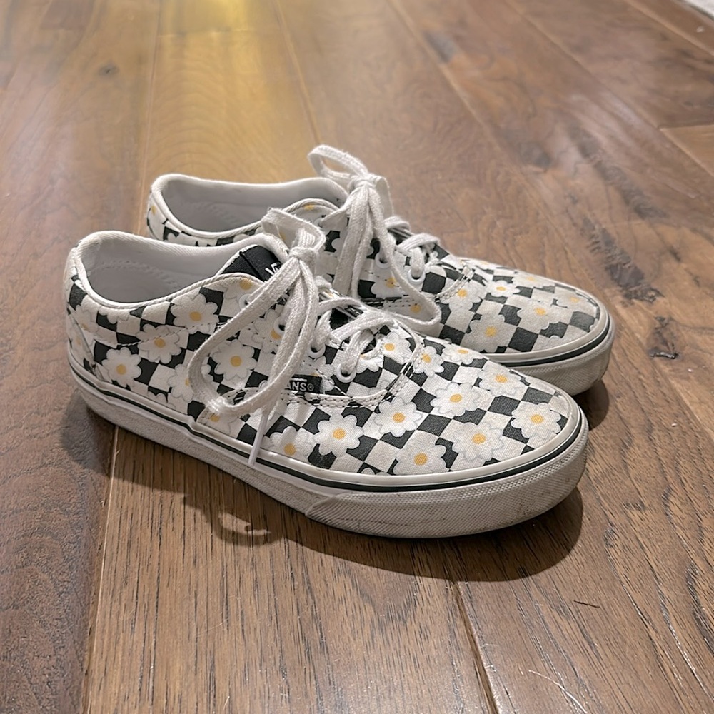 Girls. Vans.